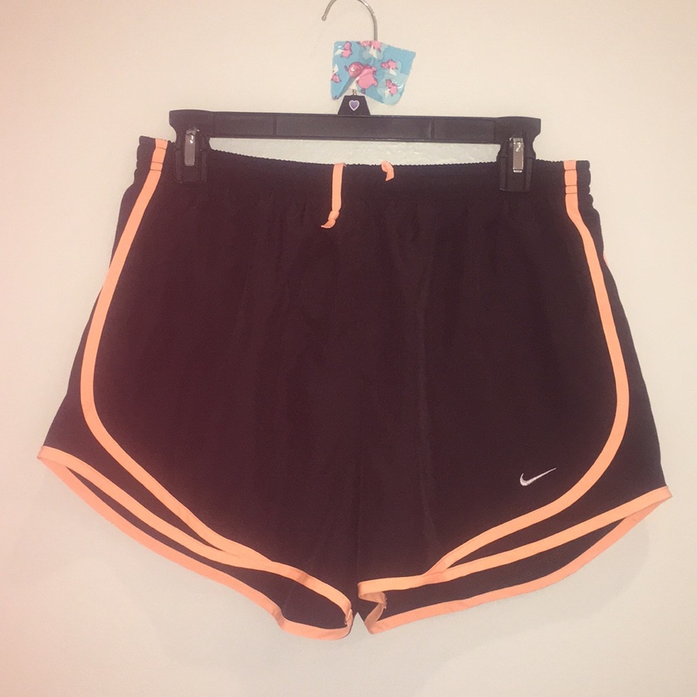 Black and Orange Nike Shorts🍊🎱